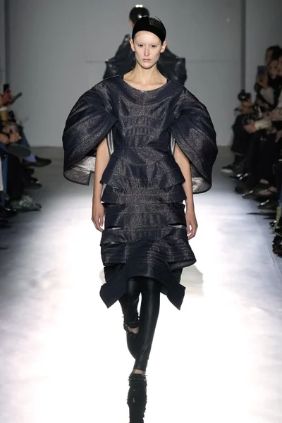 Look 15